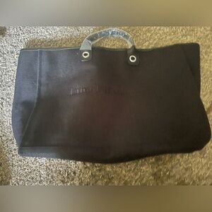 Limelife by Alcone X-Large Black tote bag 18" X 13" X 7"
NWT